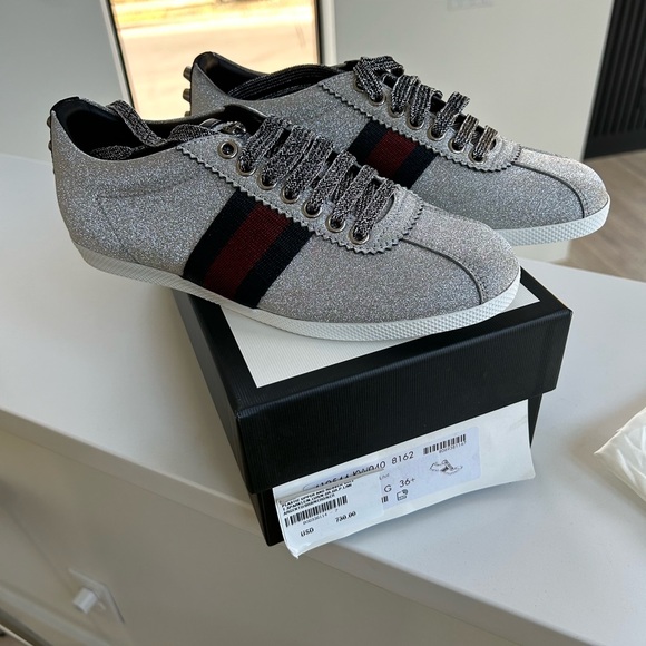 Gucci shoes - NEW - NEVER BEEN USED - Picture 1 of 8